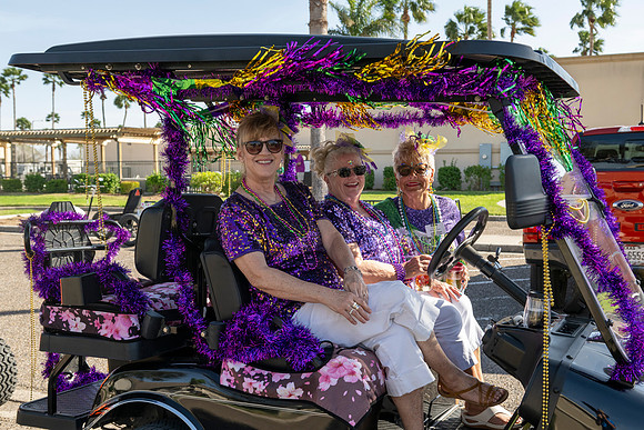 Retama Village Mardi Gras_MAK8691