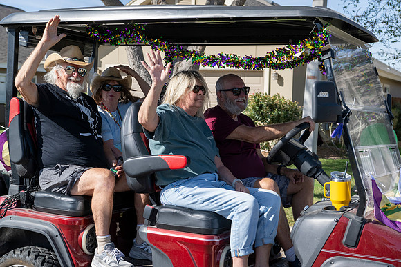 Retama Village Mardi Gras_MAK8738