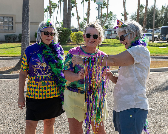 Retama Village Mardi Gras_MAK8791
