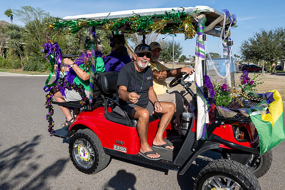 Retama Village Mardi Gras_MAK8882