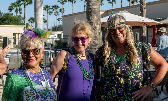 Retama Village Mardi Gras_MAK8948
