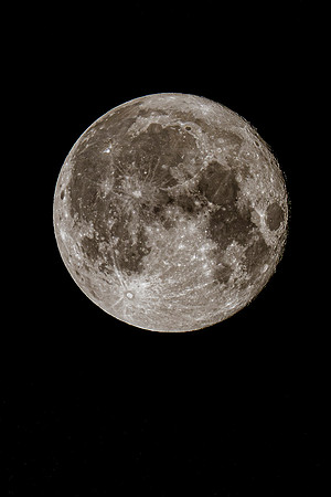 Moon_MAK0776