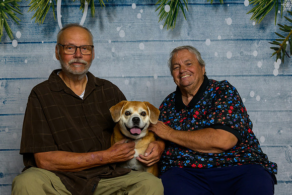 Pete Barb Moe & Maggie-_MAK7981