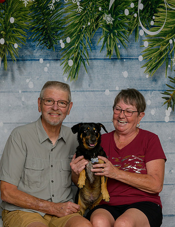 Jim and Nancy Hand with Bubba-_MAK8317