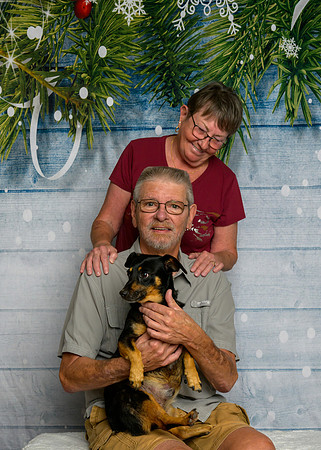Jim and Nancy Hand with Bubba-_MAK8324