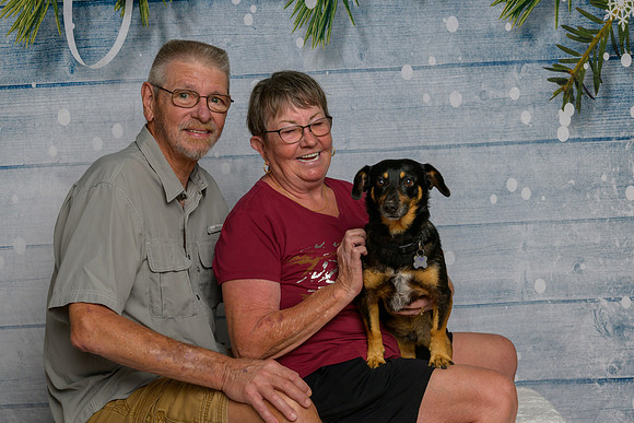 Jim and Nancy Hand with Bubba-_MAK8349