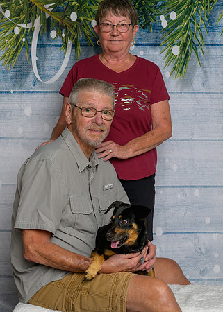 Jim and Nancy Hand with Bubba-_MAK8358