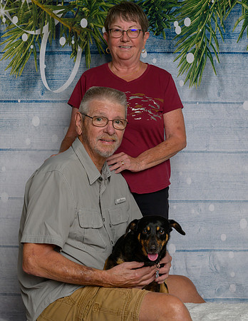 Jim and Nancy Hand with Bubba-_MAK8360