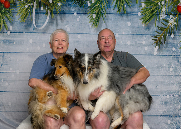 Rod & Cheryl Mees, Lily, and Rocky-_MAK8382