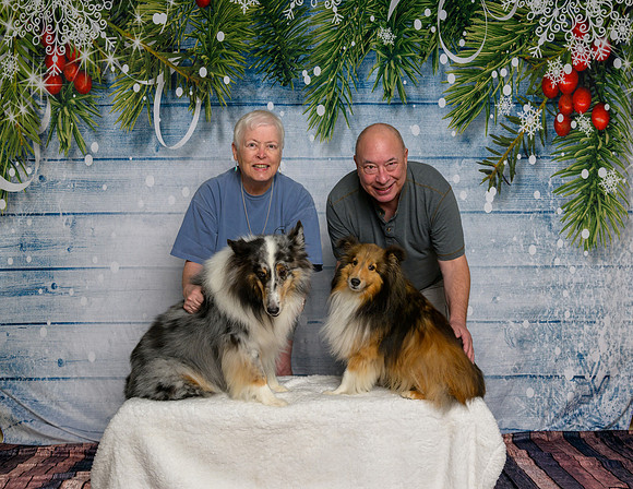 Rod & Cheryl Mees, Lily, and Rocky-_MAK8407
