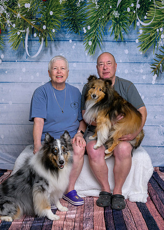 Rod & Cheryl Mees, Lily, and Rocky-_MAK8376