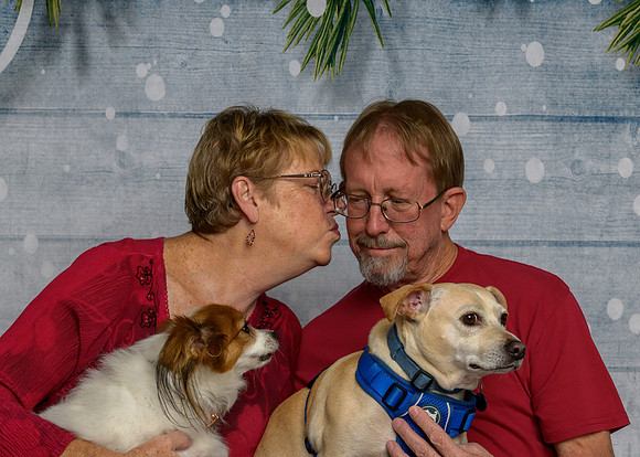 Julia and John Hanley with Bella & Dexter-_MAK8549